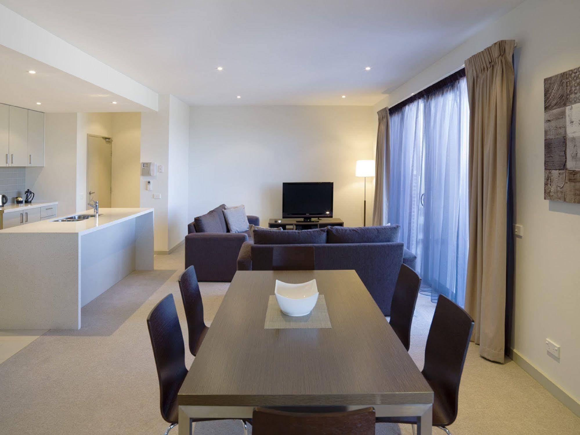Quest Aparthotel 4*